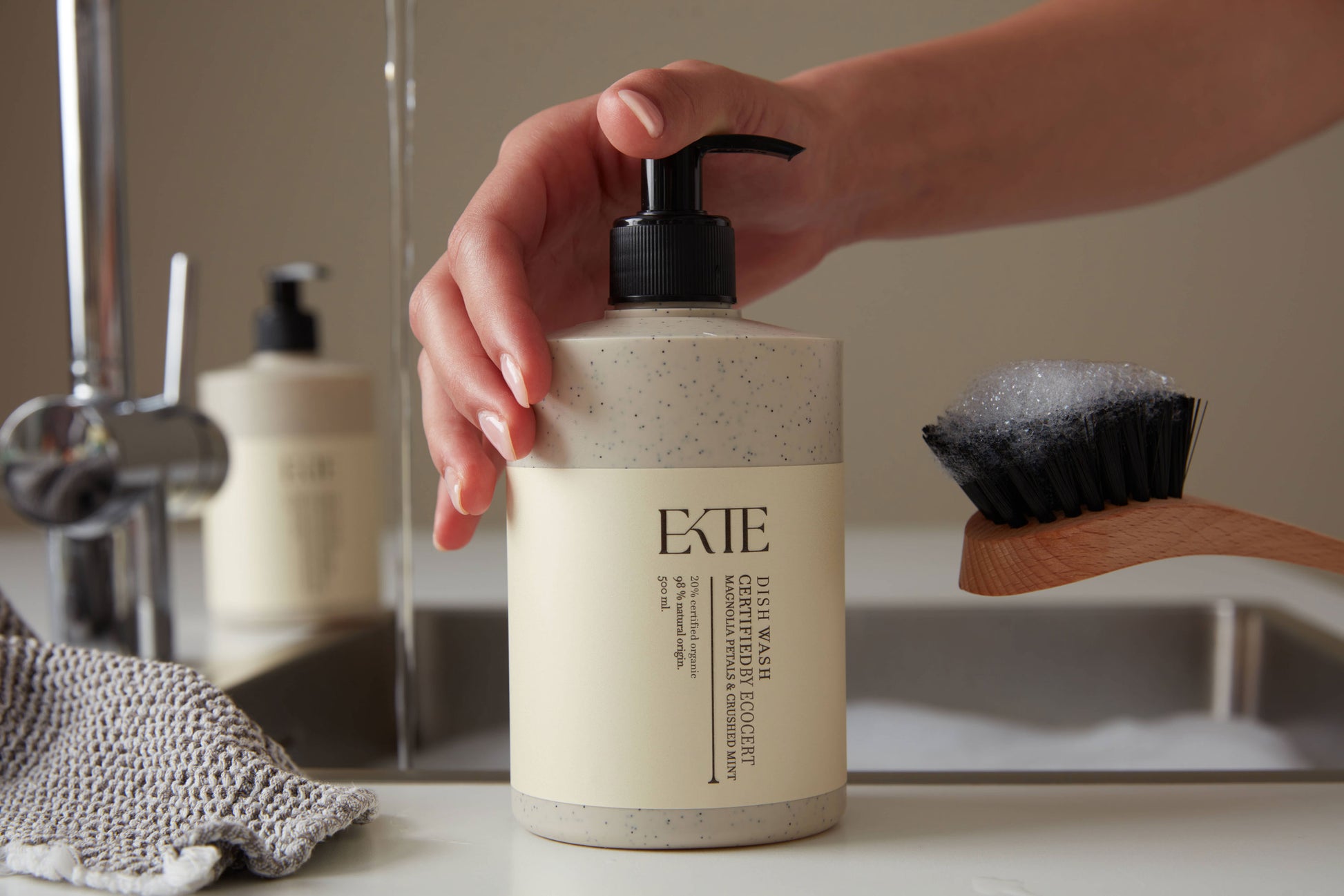 Dish Wash Magnolia Petals & Crushed Mint 500 ml