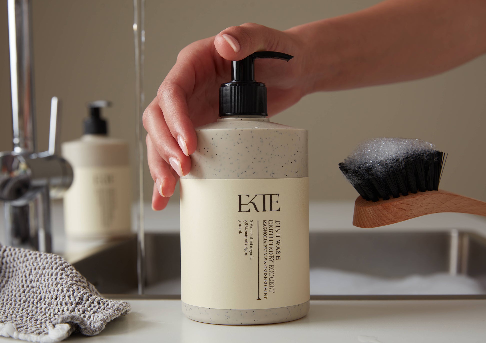 Hand & Dish Wash Magnolia Petals & Crushed Mint