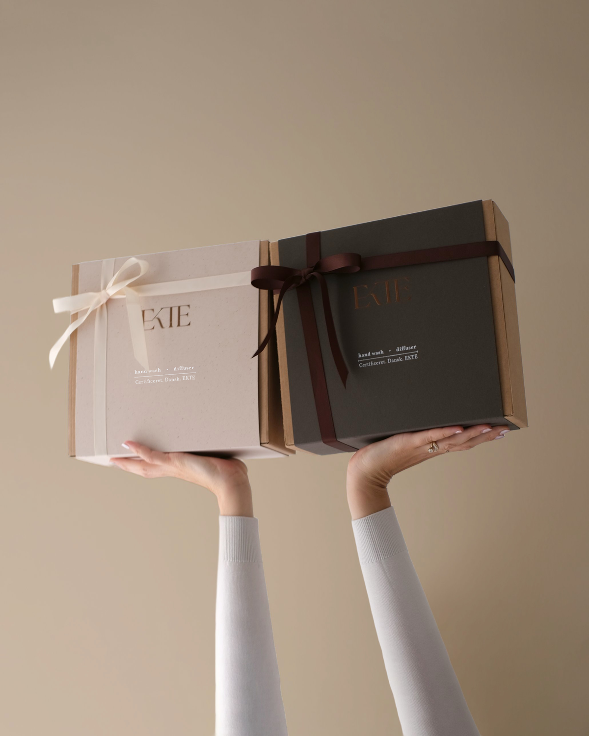 Gift Box Magnolia Petals & Crushed Mint