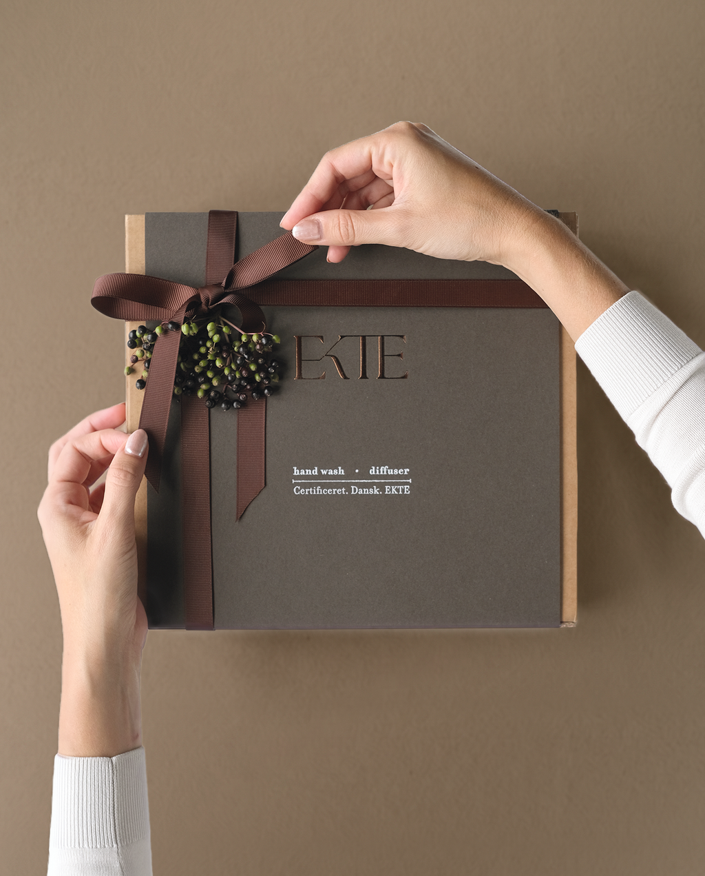 Gift Box Jasmine Oud & Cracked Cardamom